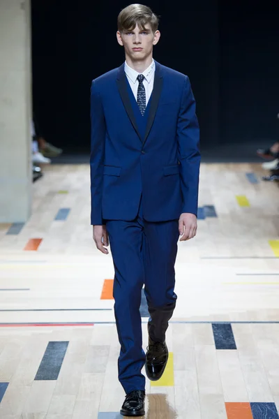 Look 2